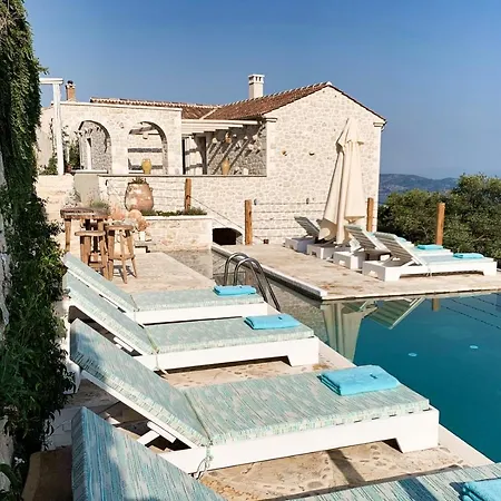 Sinium Luxury Villa *